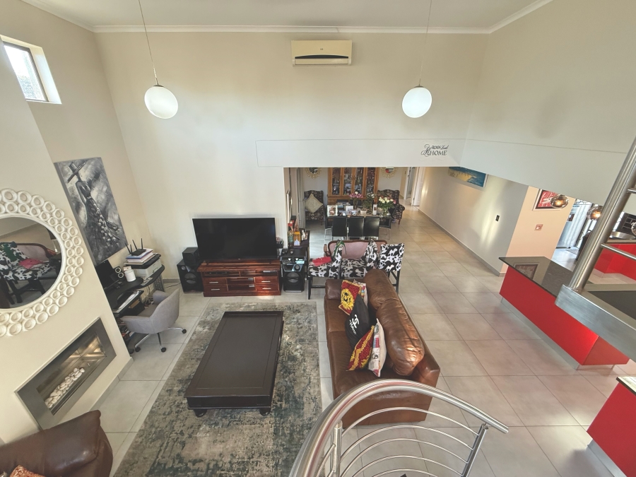 5 Bedroom Property for Sale in Parklands North Western Cape